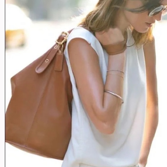 VINTAGE COACH XL #9085 Bucket Bag in Mahogany Brown leather - Picture 2 of 11